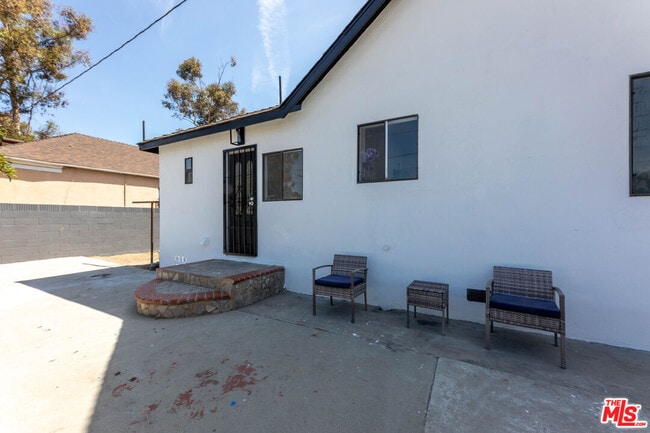 Building Photo - 2295 W Wardlow Rd