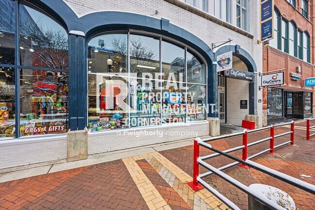 Building Photo - 125 S Kalamazoo Mall