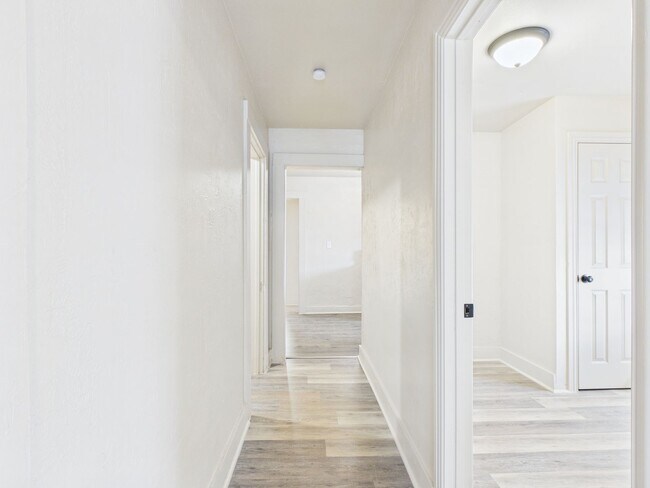 Building Photo - 1111 SW 13th Ave