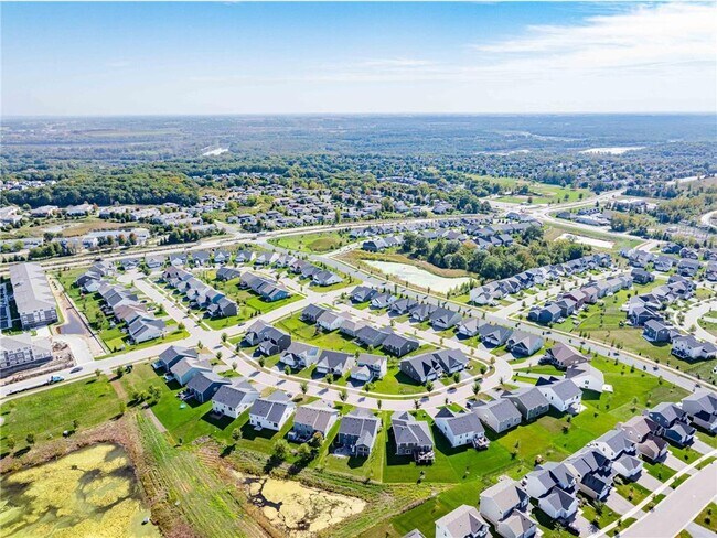 Building Photo - 143X Nutmeg Cir