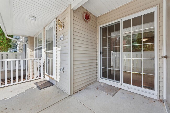 Building Photo - Beautiful 2BR/2.5BA Townhome in Byers Stat...