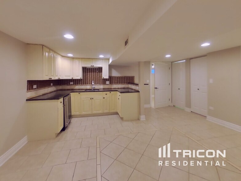 Building Photo - 8636 Massasoit Ave