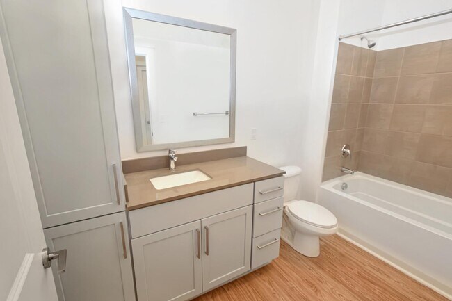 Building Photo - 650 E Brooklyn Vlg Ave