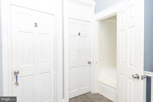 Building Photo - 409 Edgewood St