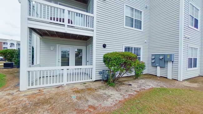 Building Photo - 300 Waterdown Dr