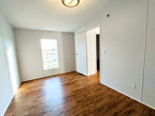 Building Photo - 299 Cayenne St