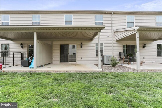 Building Photo - 20 Delano Dr