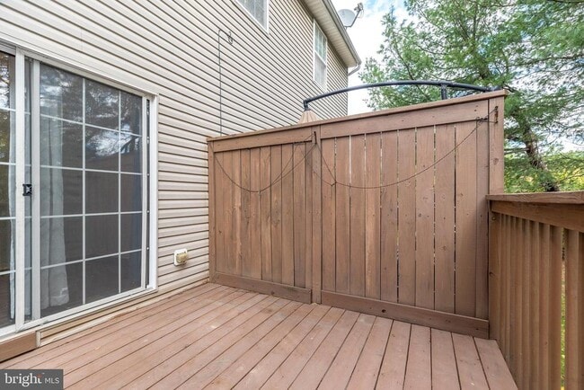 Building Photo - 483 Fort Hill Cir