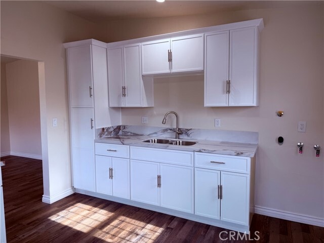 Building Photo - 5554 Riverside Dr