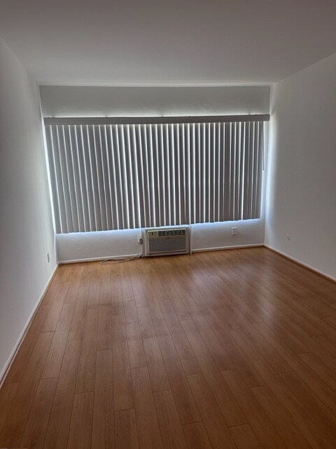 Building Photo - 440 Hayworth Ave