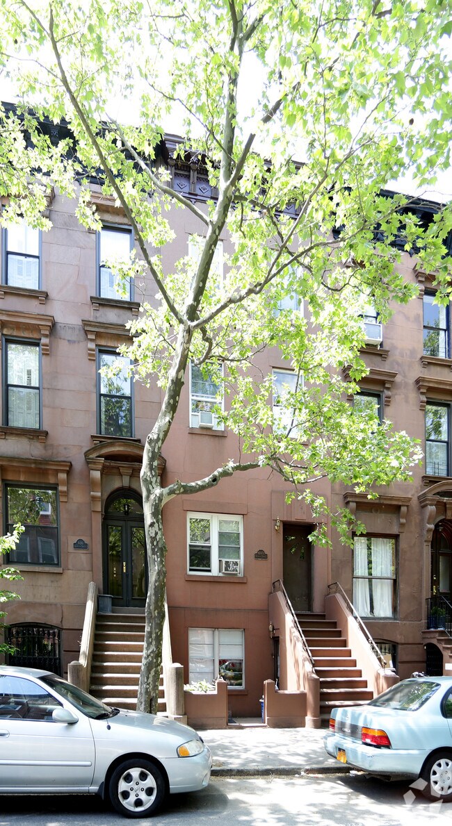 414 1/2 Clinton St 414 1/2 Clinton St Brooklyn NY 11231 Apartment