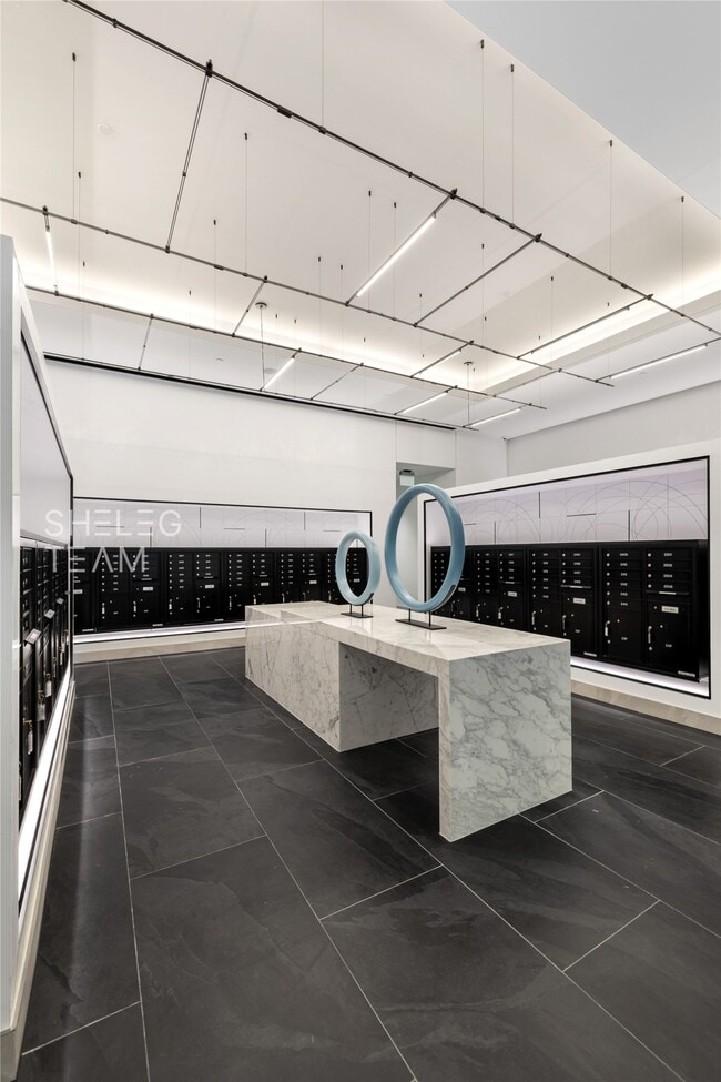 Building Photo - 808 Crawford St