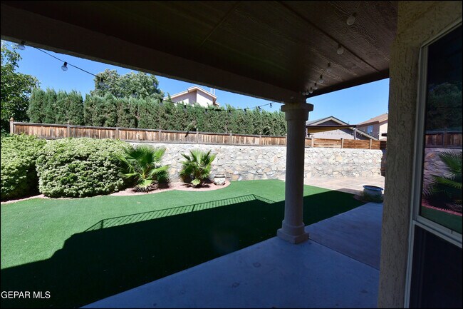 Building Photo - 14157 Robert Ituarte Dr