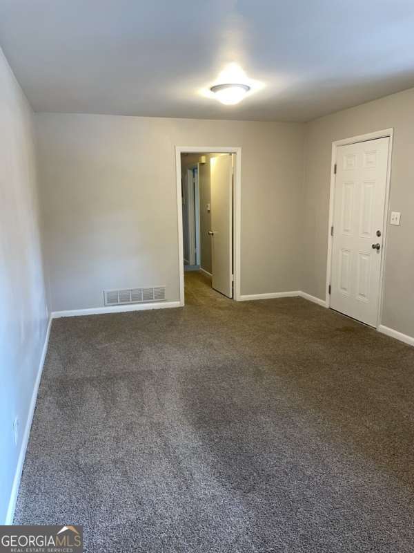 Building Photo - 5898 Elaine Dr