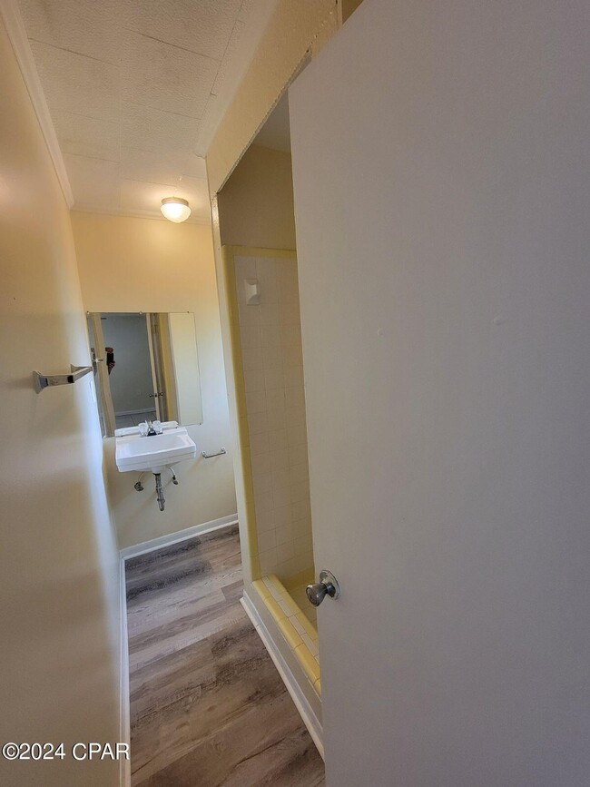 Building Photo - 2312 E 16th Ct