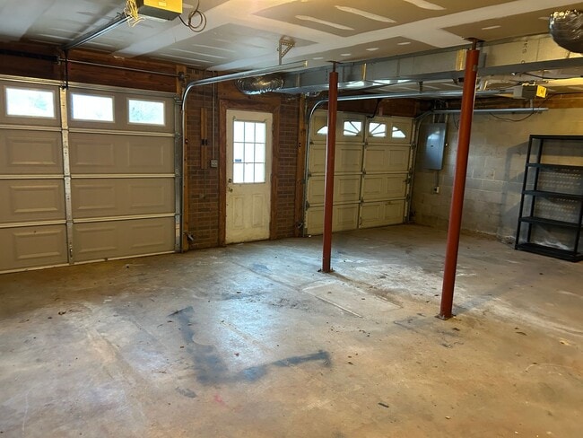 Building Photo - 5200 Shallowford Rd