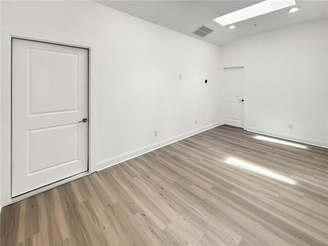 Building Photo - 403 Burgundy Wy