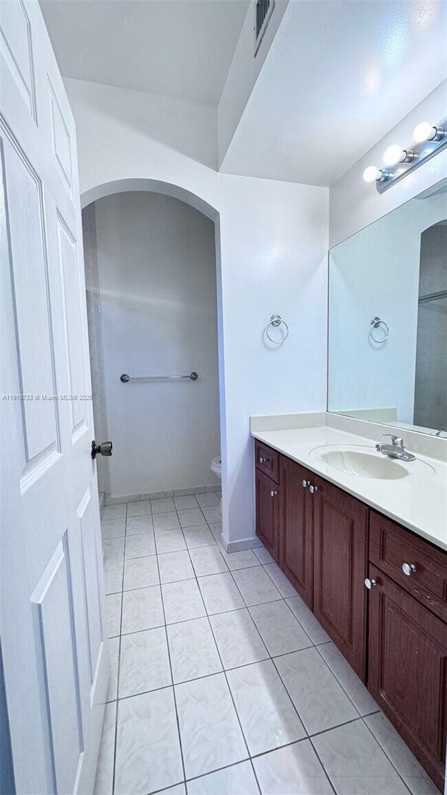 Building Photo - 15245 SW 30th Terrace