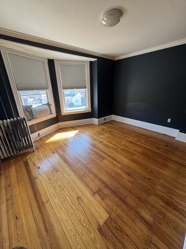 Building Photo - 126 College Ave