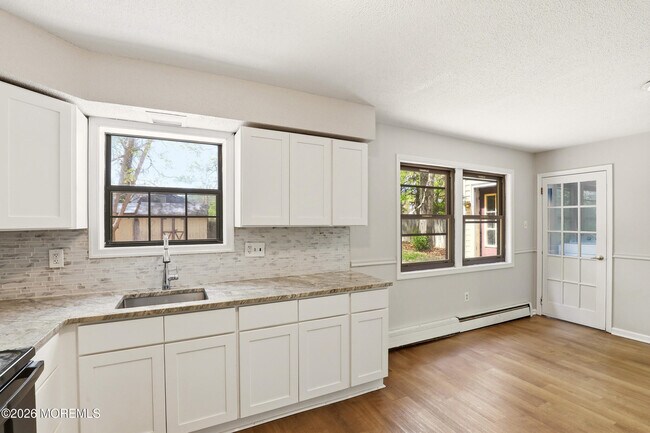 Building Photo - 19 Oak Leaf Dr