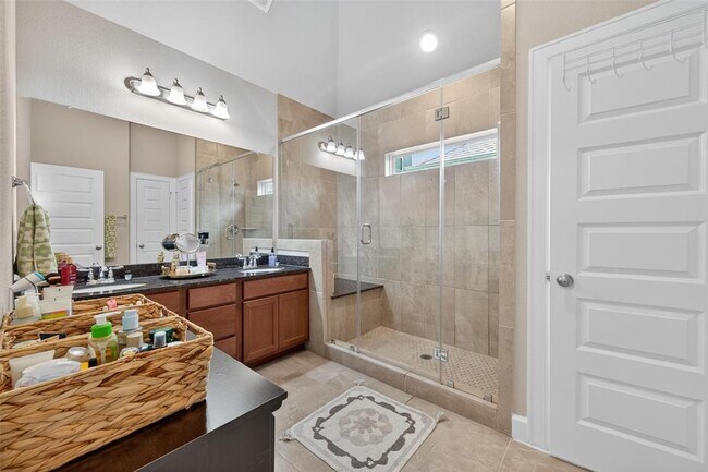 Building Photo - 11911 Briarwood Hill Way