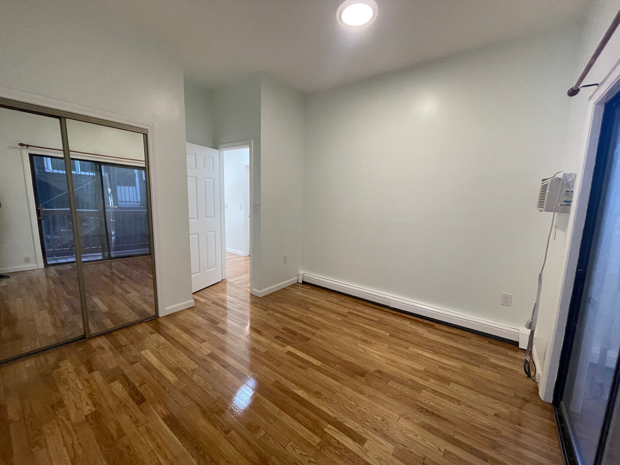 Building Photo - 285 Dorchester St