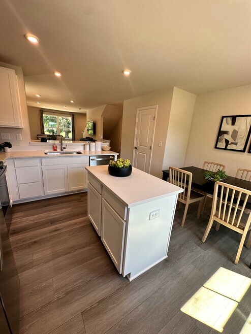 Building Photo - 4018 Drakeford Towns Aly