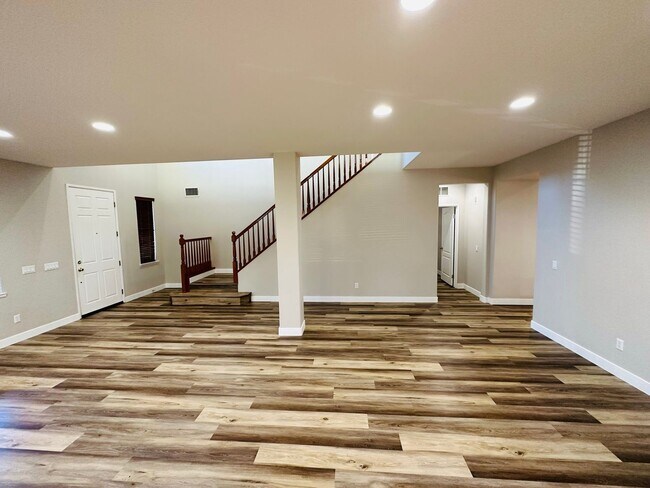 Building Photo - Oversized 5 bedroom Copper Canyon Murrieta...