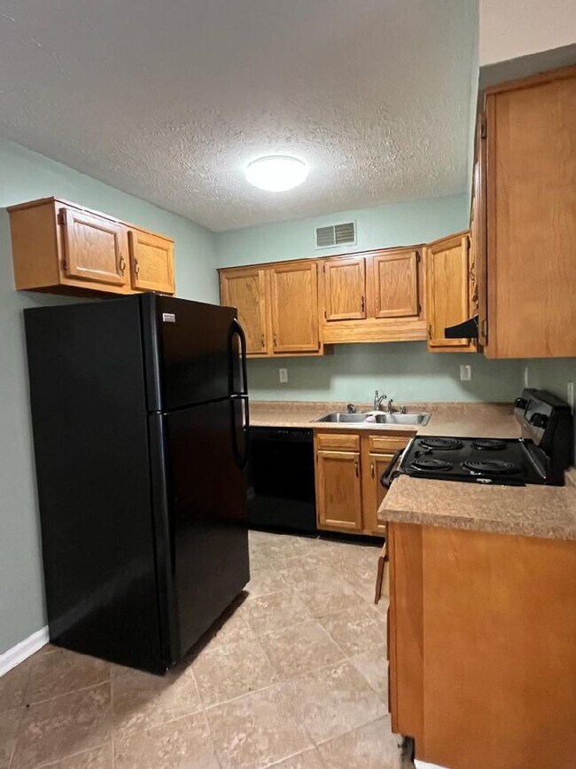 Building Photo - 4229 Glen Hill Manor Dr