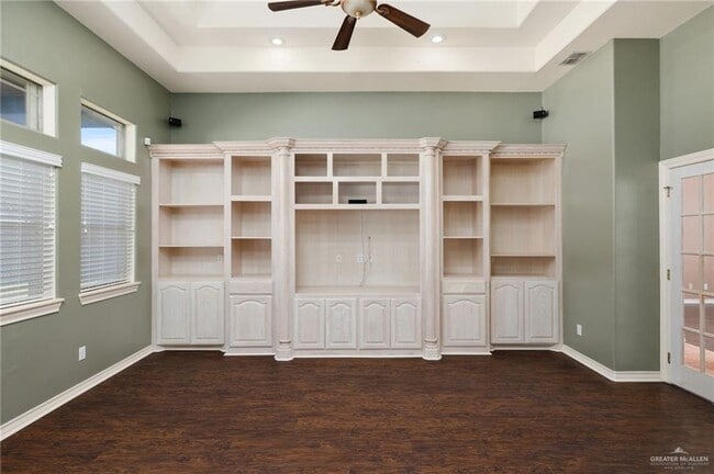 Building Photo - 19 E St