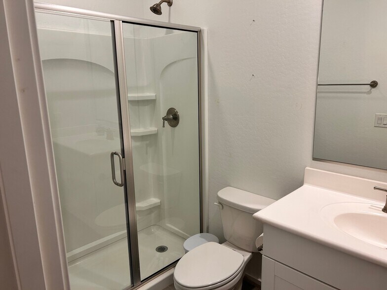 Building Photo - 4486 Stonecrop Dr