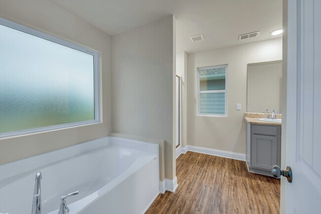 Building Photo - 7211 Berrywood Ct NW