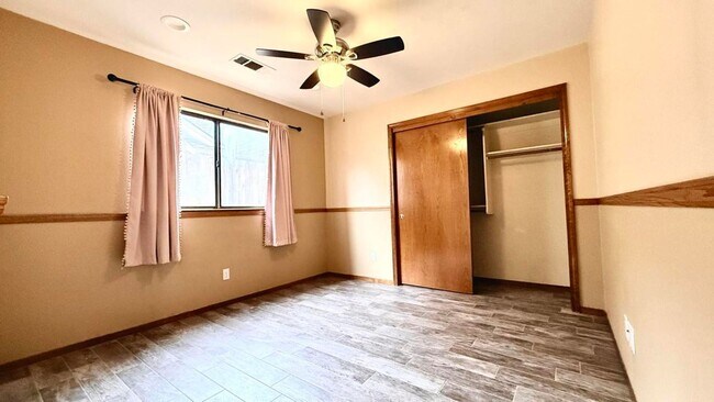 Building Photo - 5948 W Crowley Ave
