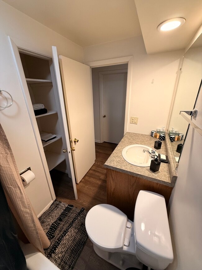 Primary Photo - 310 Poplar St