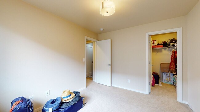 Building Photo - Auburn Lakeland Hills area/Lakeview Community- 4 bedroom 2.5 bathroom with AC - Available May 5th!