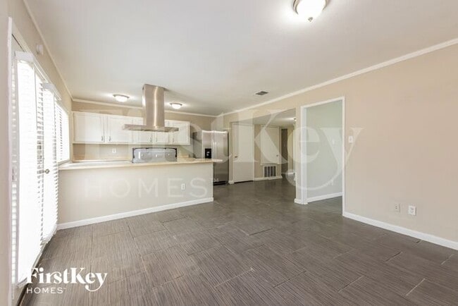 Building Photo - 8822 Westfield Dr