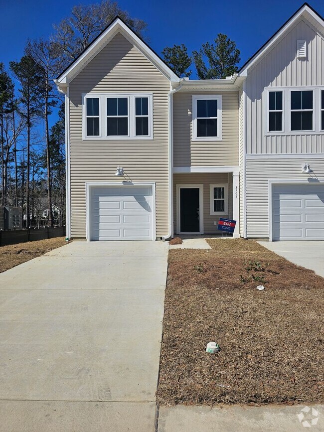 Building Photo - Patriot Park newly constructed Townhome