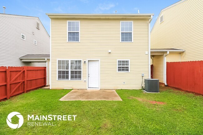 Building Photo - 330 Coral Cir