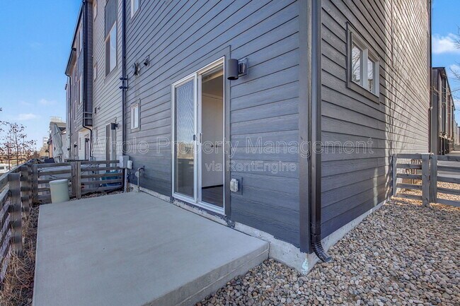 Building Photo - 5651 W 11th Pl