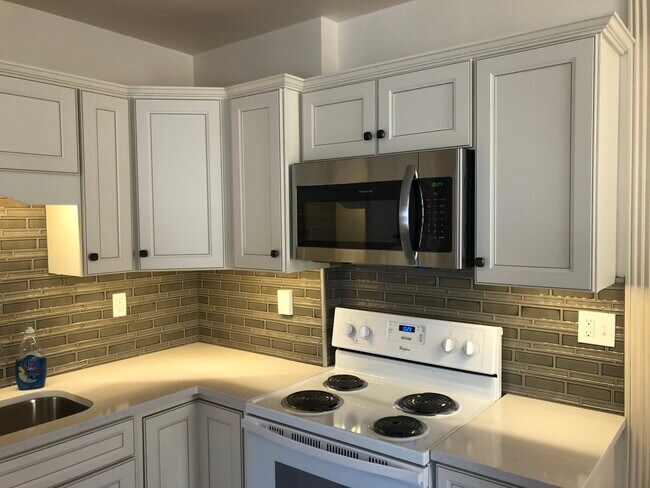 Building Photo - 214 N Canyon Rd