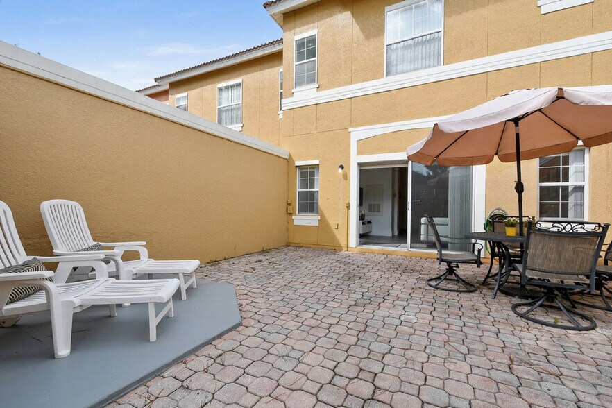 Building Photo - 139 Pompano Beach Dr