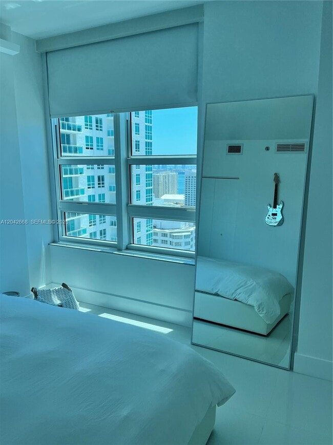 Building Photo - 951 Brickell Ave