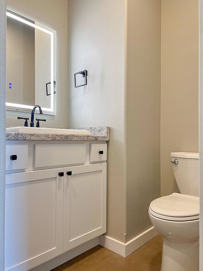 Building Photo - Pet Friendly 2 bed/ 1.5 bath unit at Soldier Ridge!