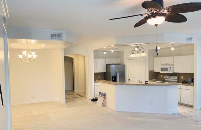 Building Photo - WCR CONDO