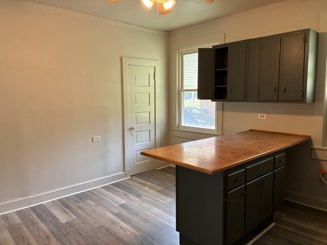 Building Photo - 1226 Sizemore St