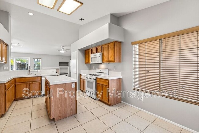 Building Photo - 35912 Arras Dr