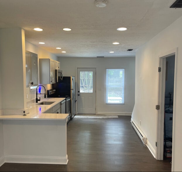 Building Photo - 39 W Ramlow Alley