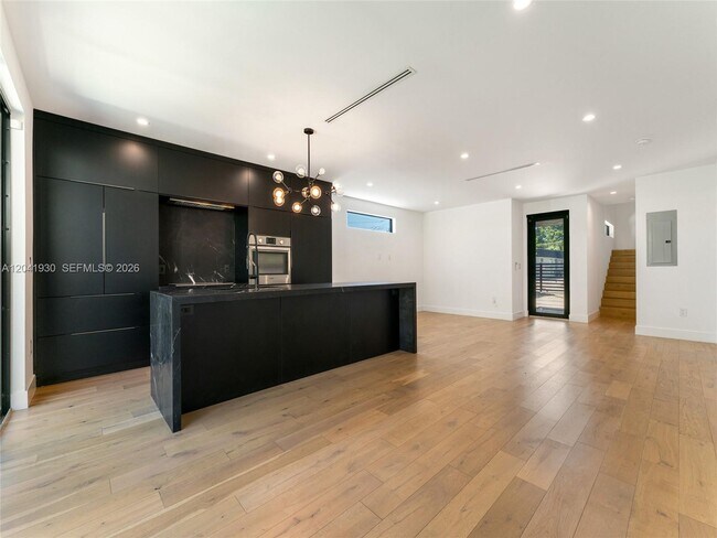 Building Photo - $7,250 227 NW 39th ST