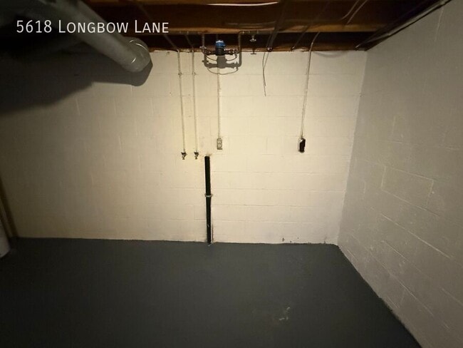 Building Photo - 5618 Longbow Ln