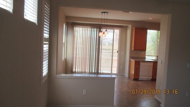 Building Photo - 451 Edgewood Dr